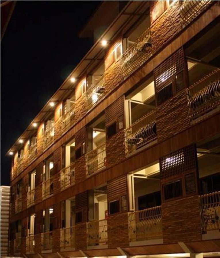 Baankhun Chiang Mai Hotel Exterior photo