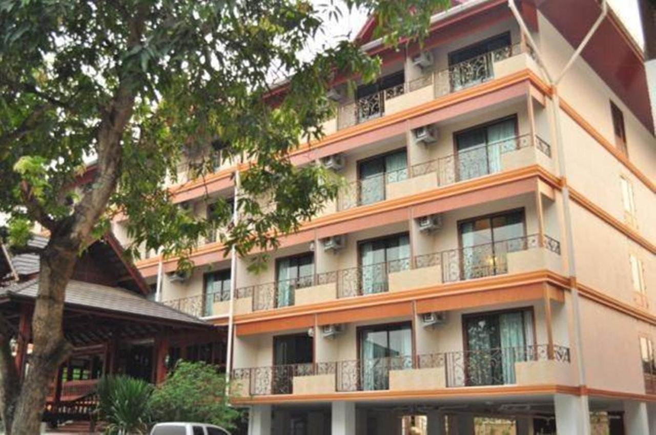 Baankhun Chiang Mai Hotel Exterior photo